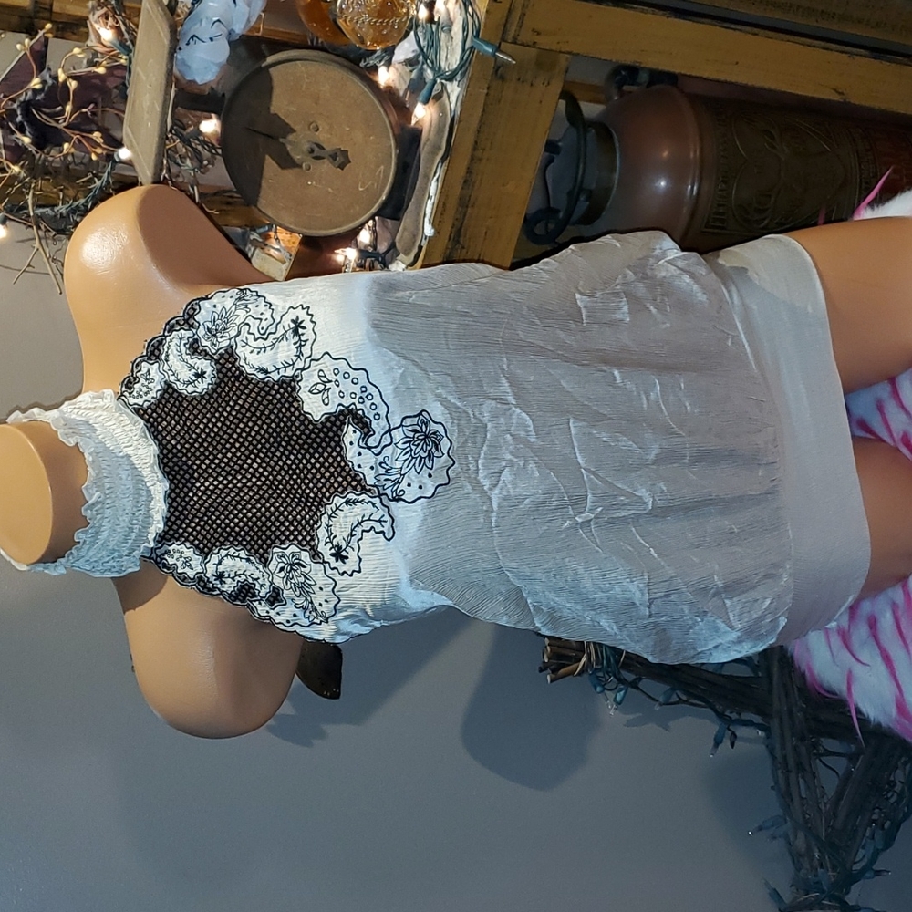 Bebe netted silk halter top S EUC
